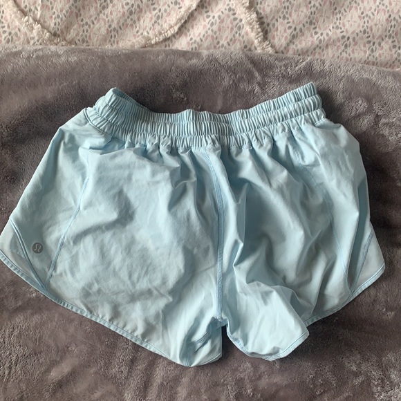 Lululemon Hotty Hot 4 inch short - Picture 2 of 2